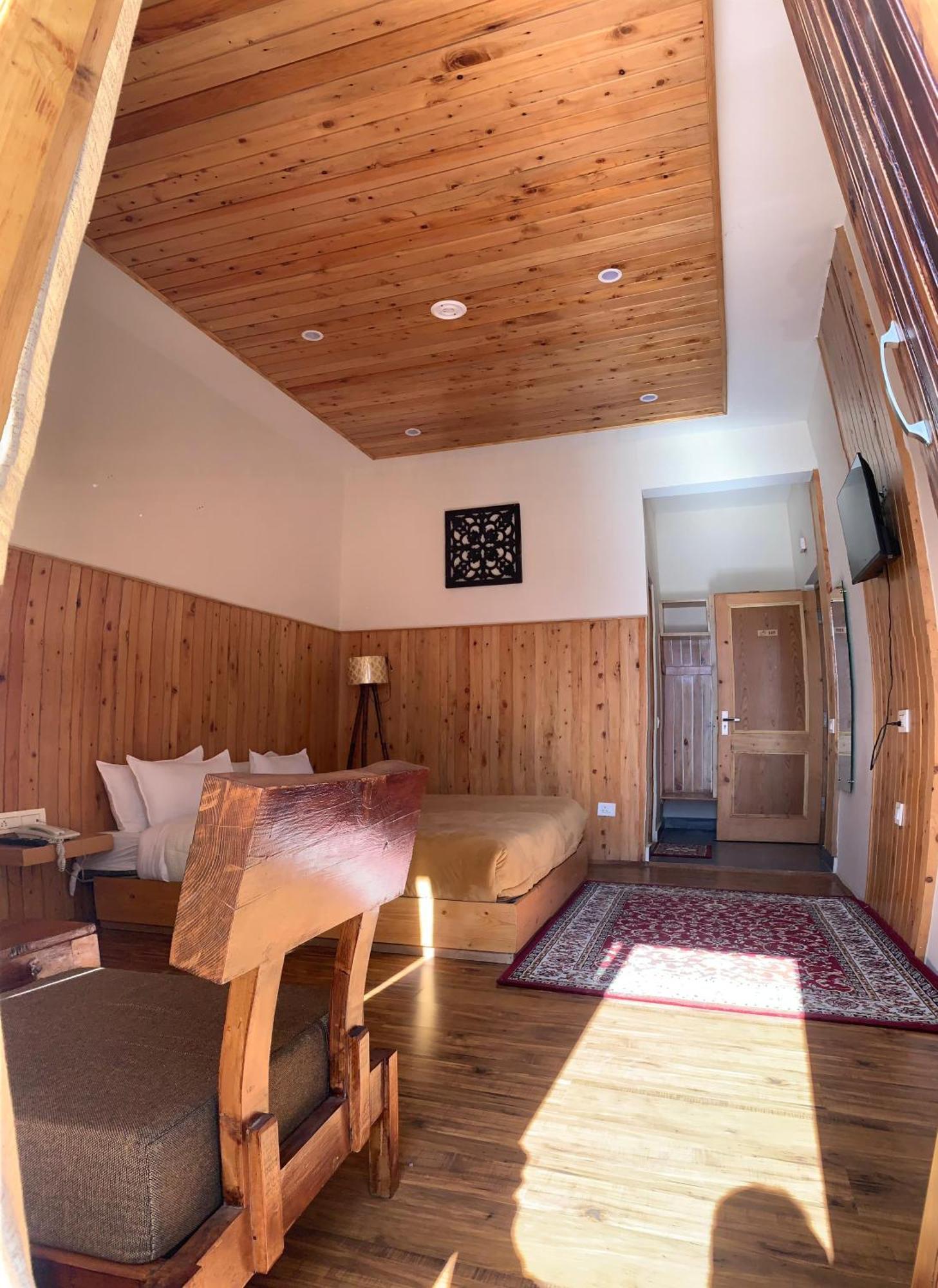 The Bulevar - Whispering Willows Hotell Sissu Exteriör bild