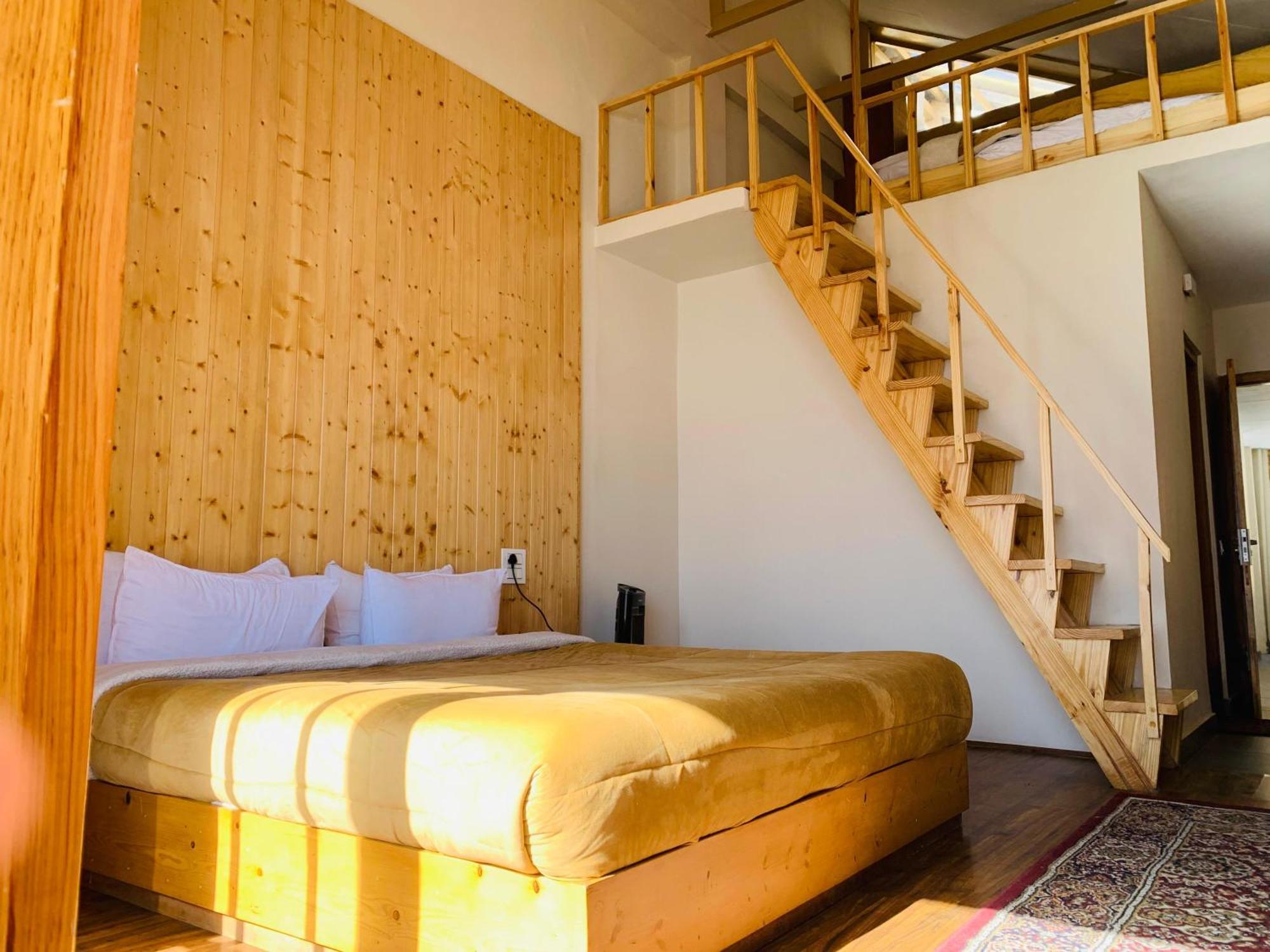 The Bulevar - Whispering Willows Hotell Sissu Exteriör bild