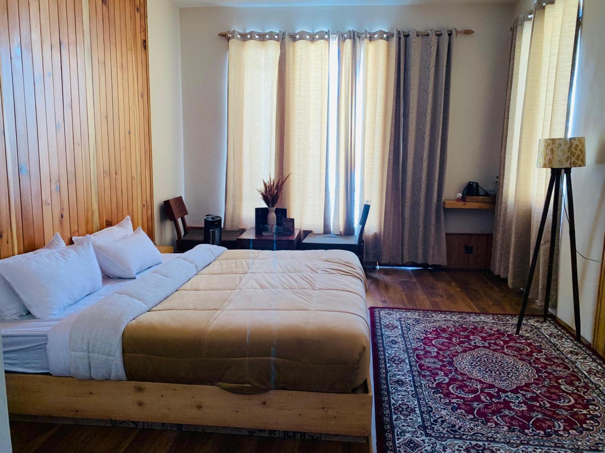 The Bulevar - Whispering Willows Hotell Sissu Exteriör bild