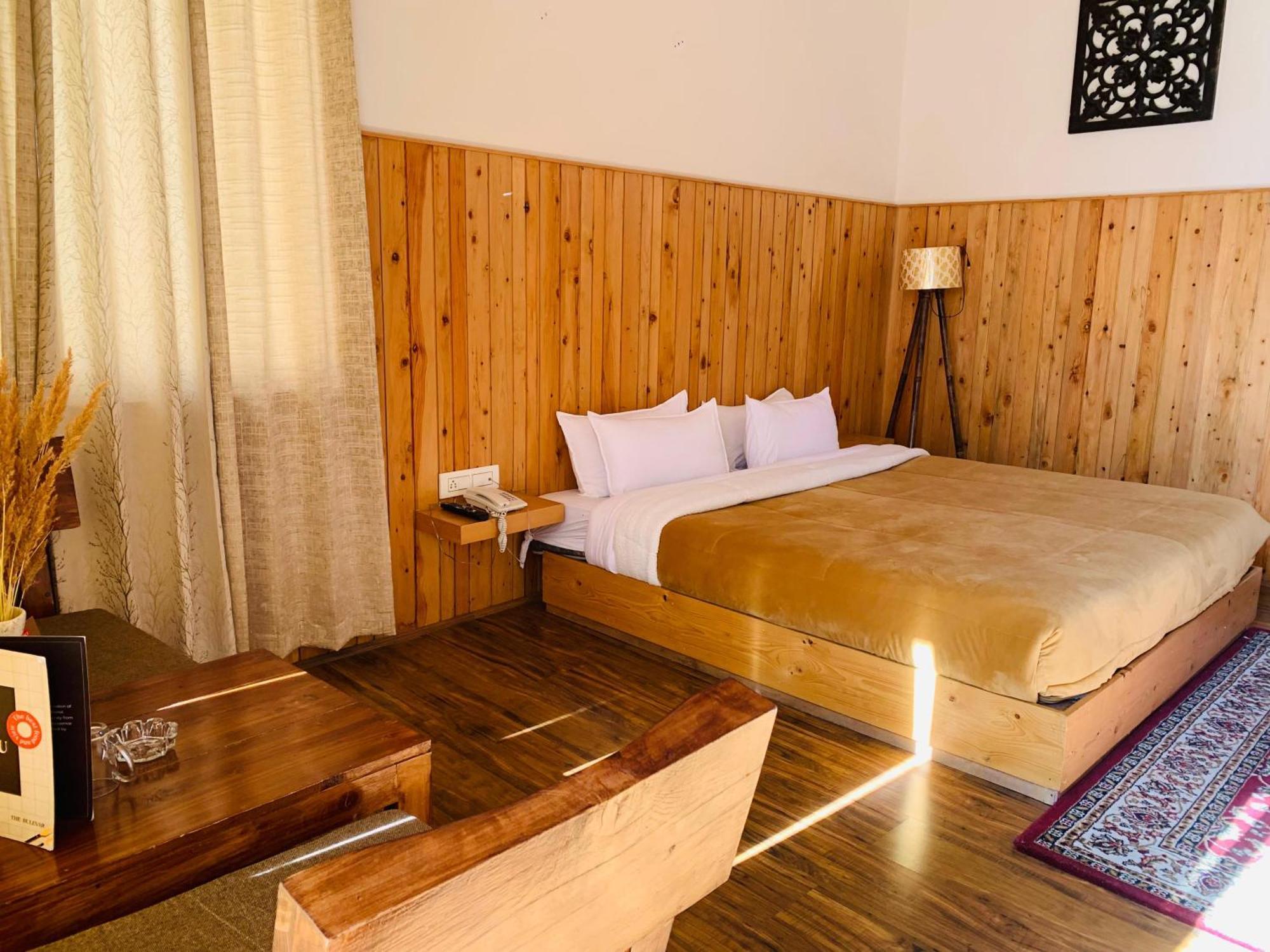 The Bulevar - Whispering Willows Hotell Sissu Exteriör bild