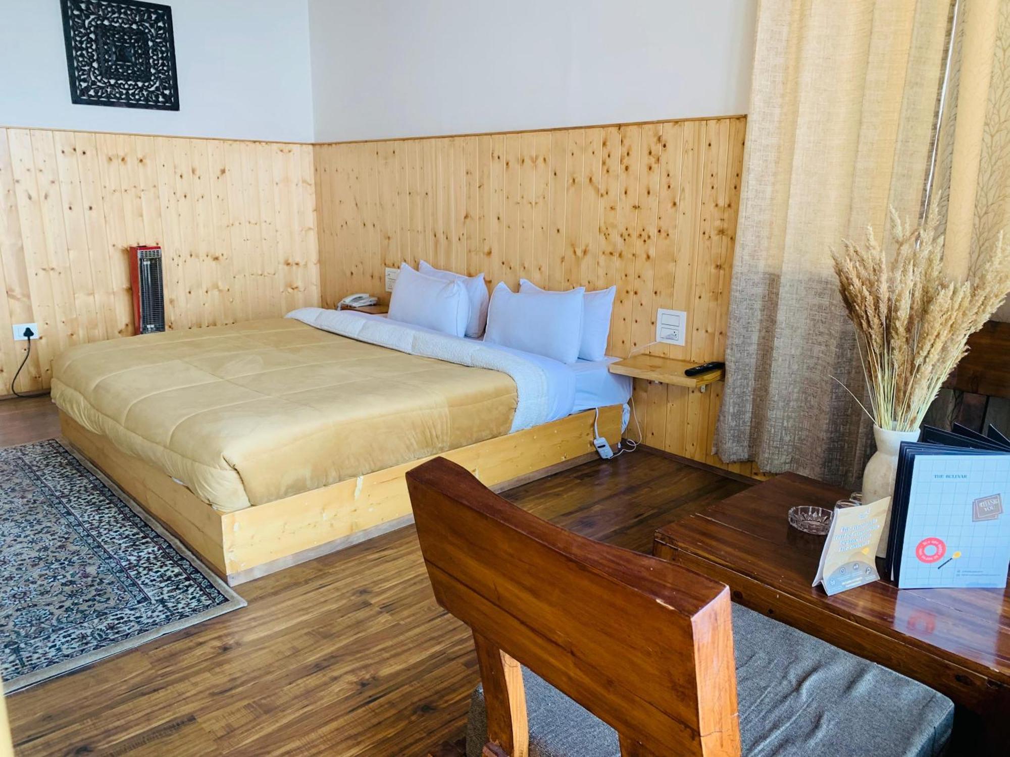 The Bulevar - Whispering Willows Hotell Sissu Exteriör bild