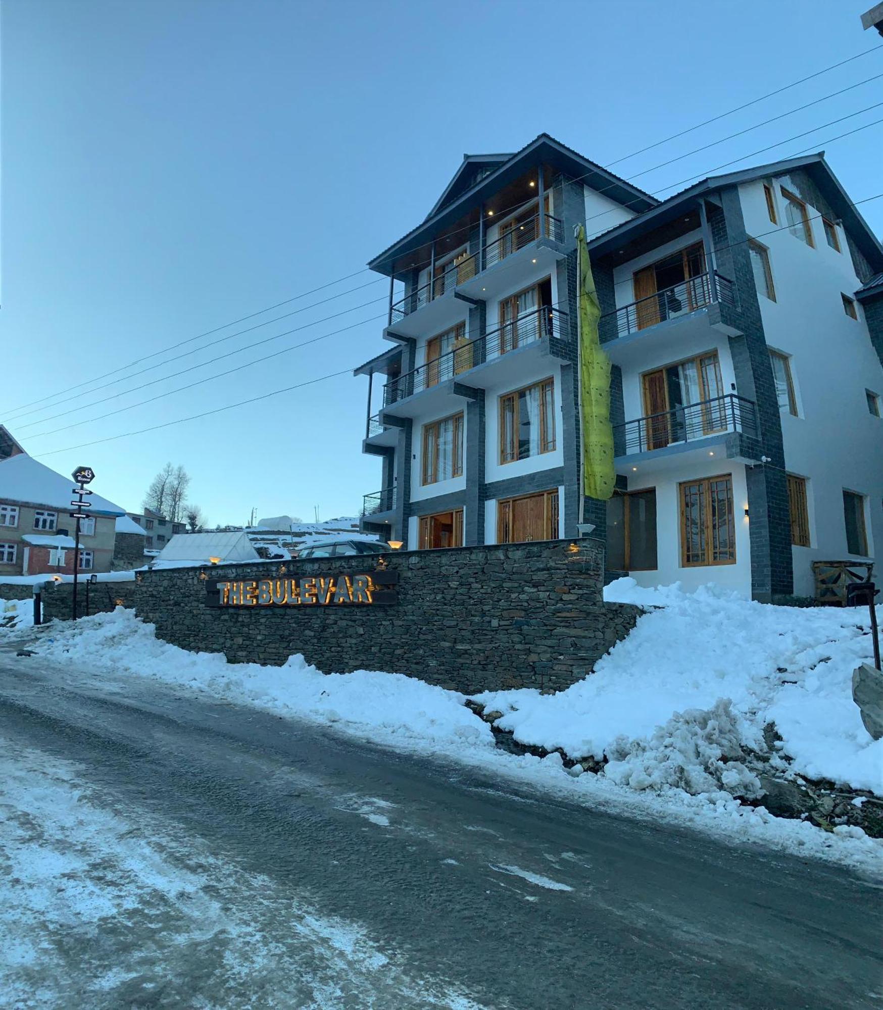 The Bulevar - Whispering Willows Hotell Sissu Exteriör bild