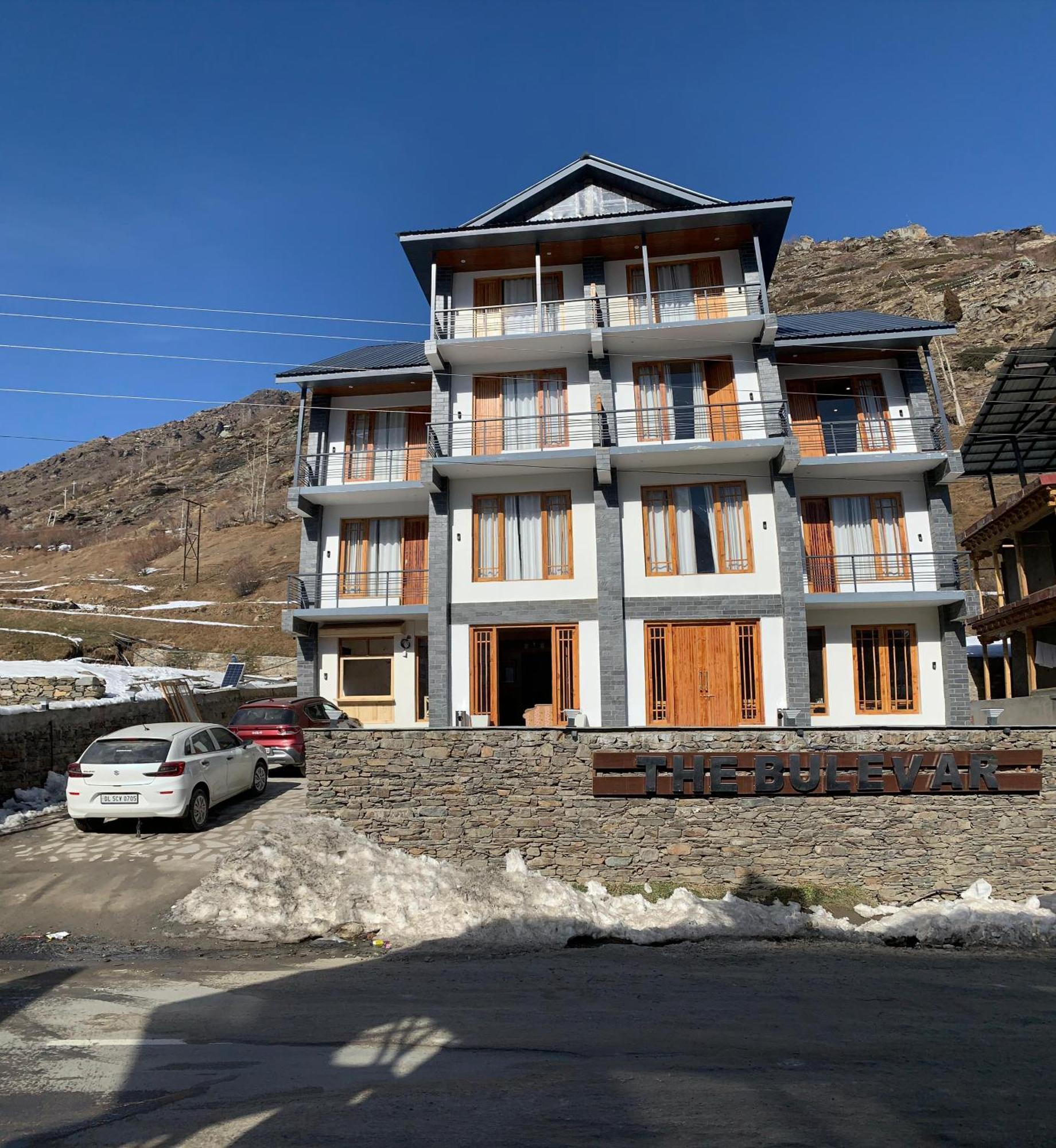 The Bulevar - Whispering Willows Hotell Sissu Exteriör bild