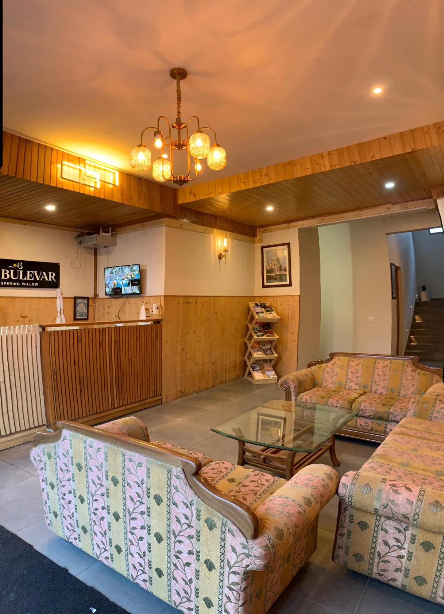 The Bulevar - Whispering Willows Hotell Sissu Exteriör bild