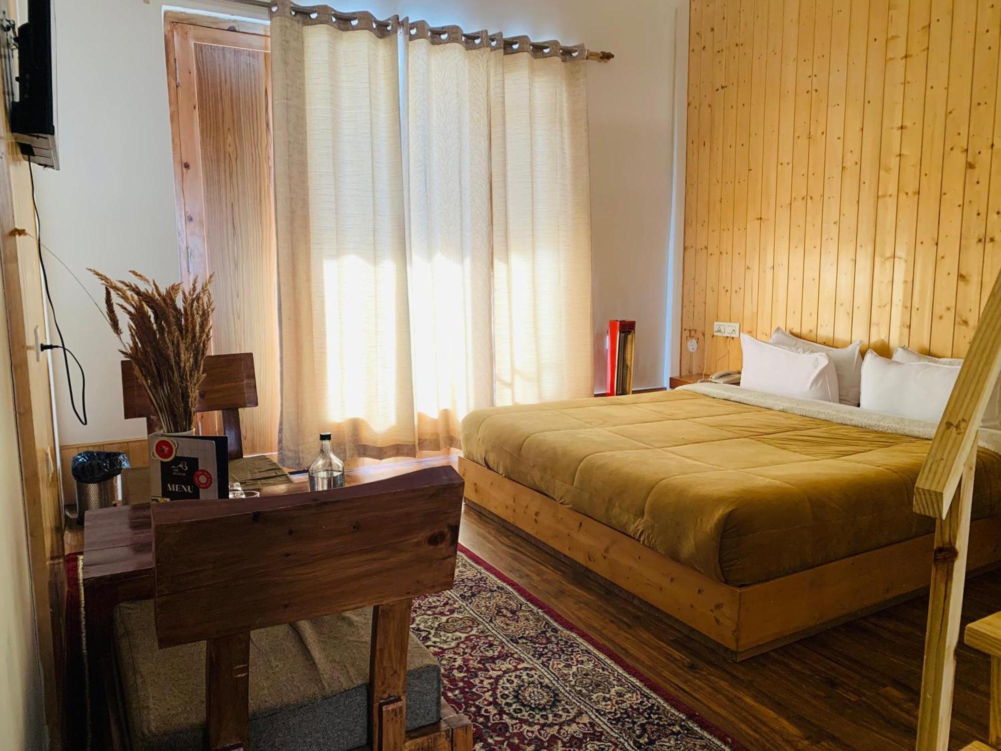 The Bulevar - Whispering Willows Hotell Sissu Exteriör bild